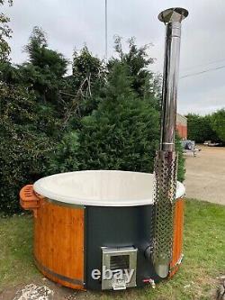 DELUXE FIBREGLASS HOT TUB LED PREP WOOD FIRED. RRP £3599! New